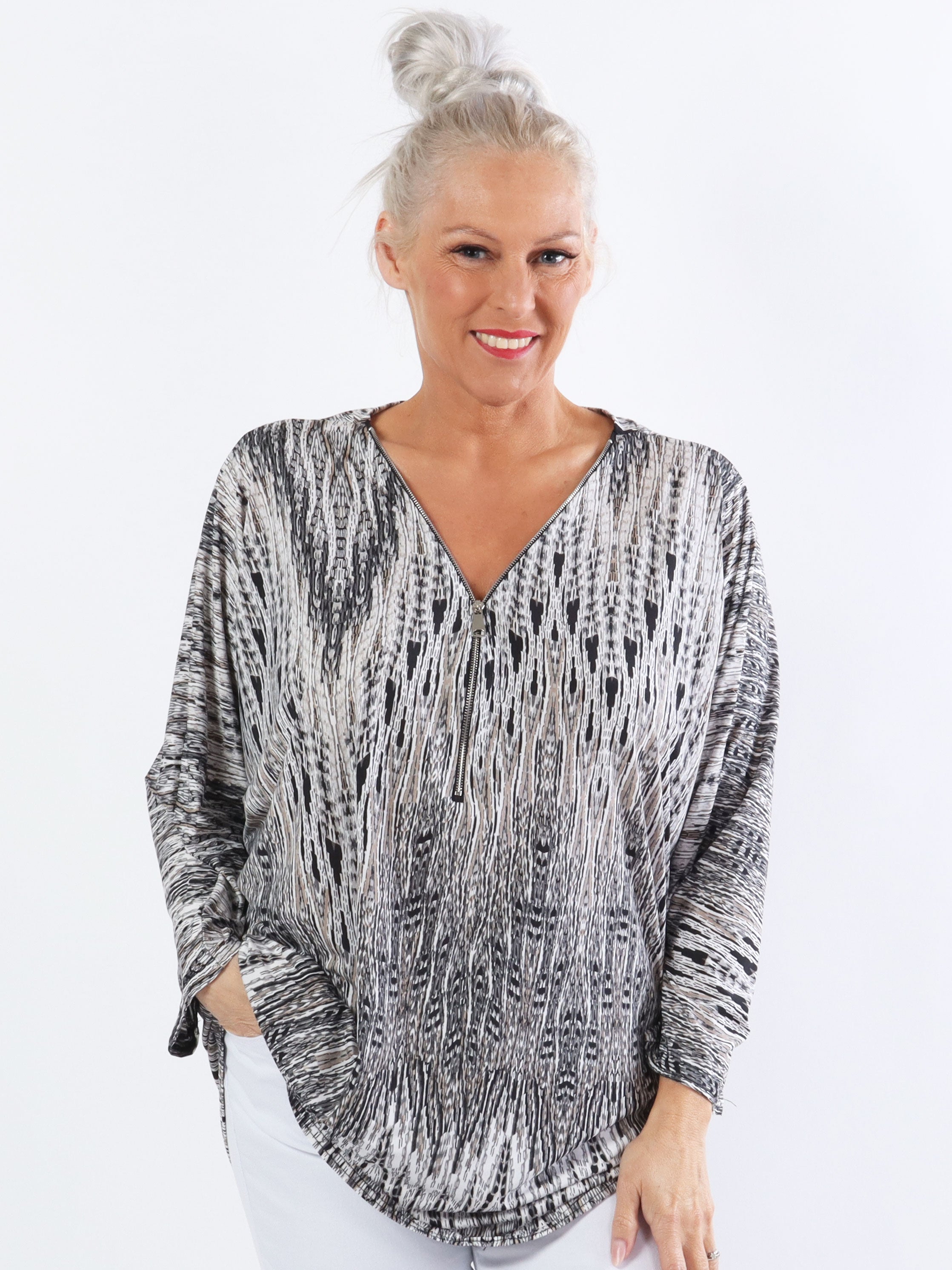 Celia Stripe - Sød plus size tunika i elastisk stof med lynlås